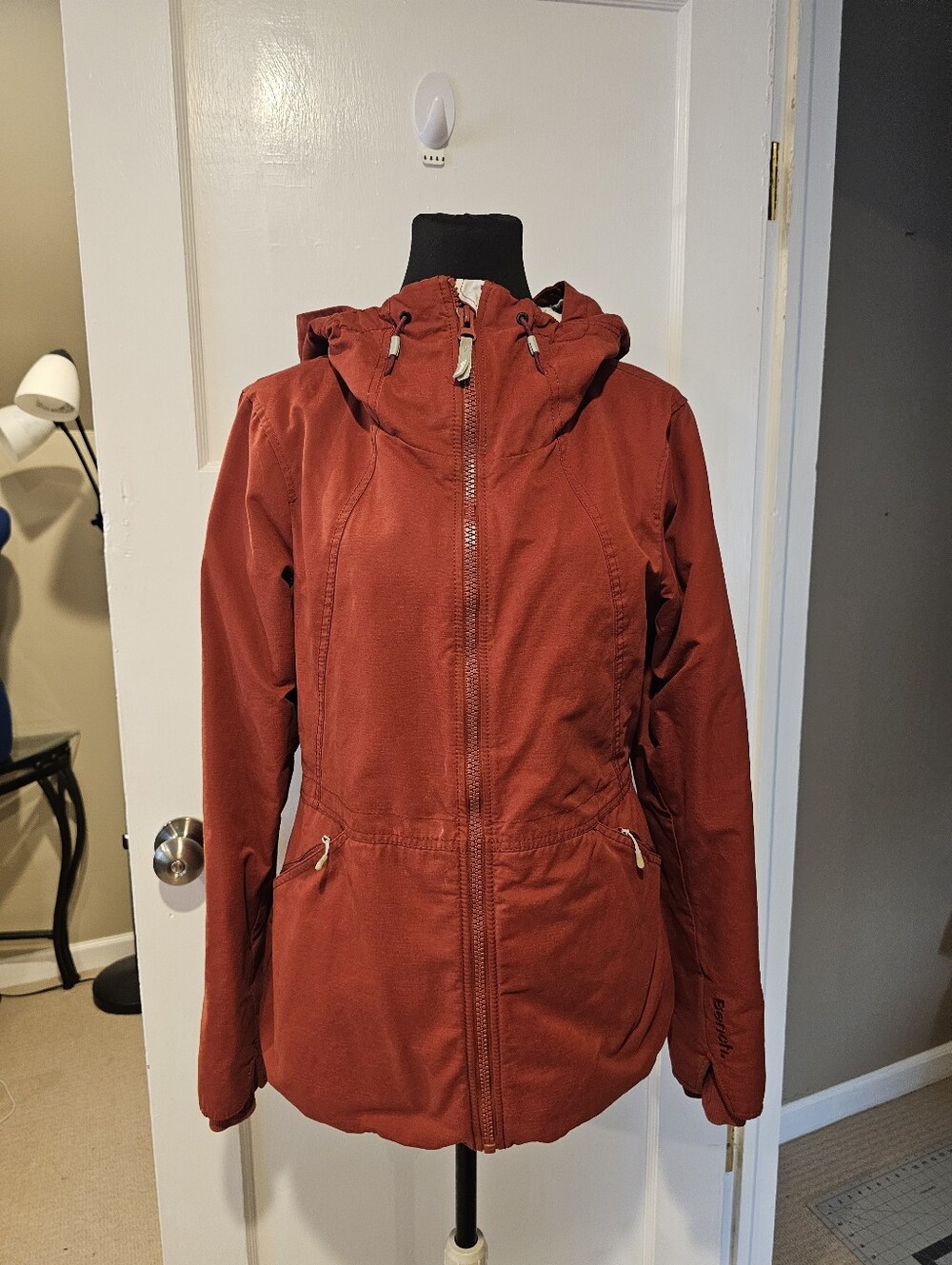 Women’s Red Hooded Ski Snow Jacket